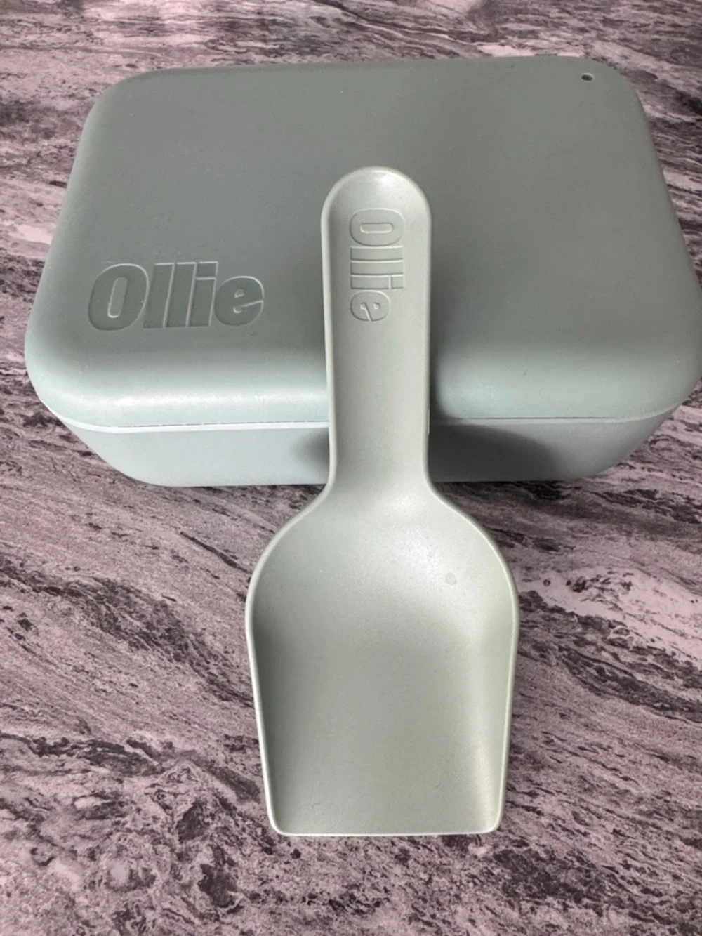 Ollie Puptainer Dog Food Storage Container with scoop - Picture 4 of 5